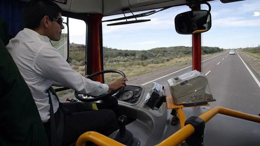 Adelantan un "aumento muy razonable" para el transporte en mayo