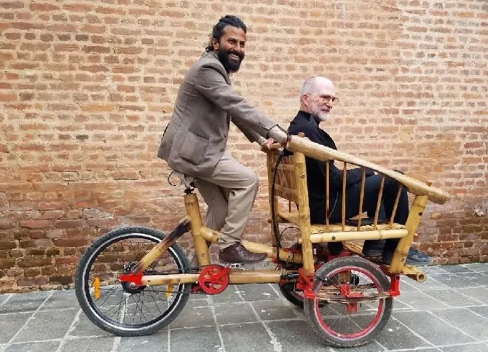 Crean bicicleta hecha de bambú