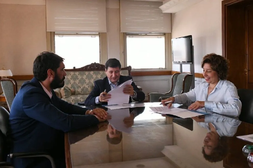 Río Negro acuerda con los municipios tarjetas alimentarias