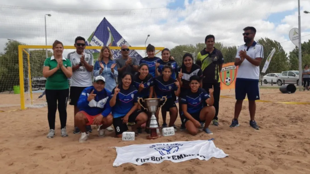 Río Negro campeón de beach fùtbol femenino