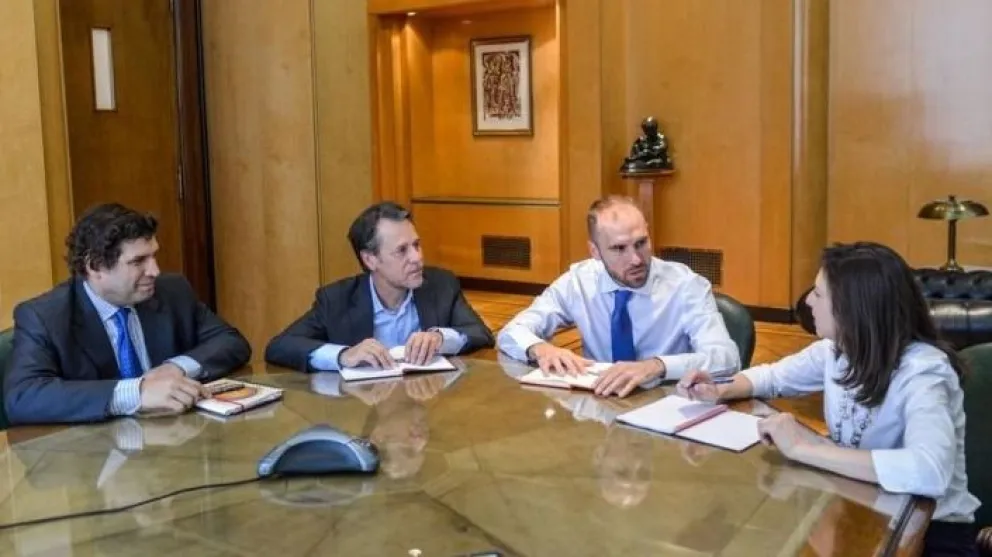 Llega una misión del FMI y se definirá la estructura final de la oferta