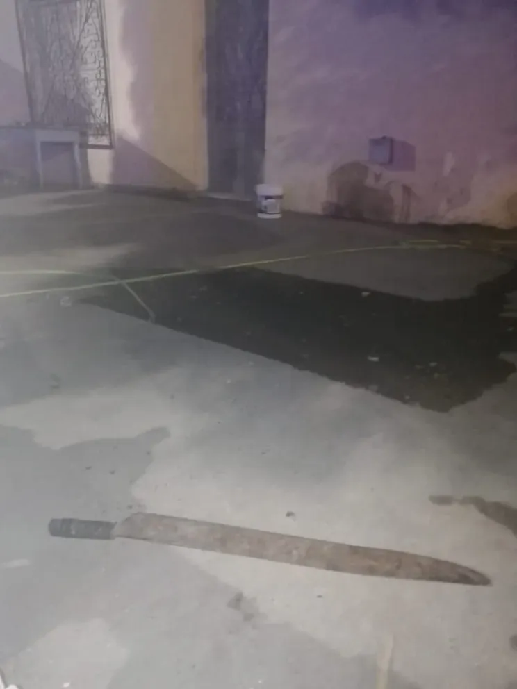 Detenido por amenazar de muerte a su vecino con un machete