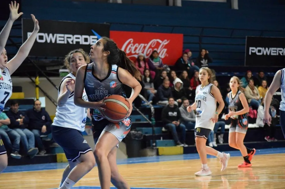 Comienza a armarse el torneo femenino de primera