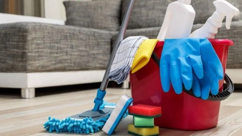 Trabajadoras de casas particulares negocian una mejora salarial por decreto