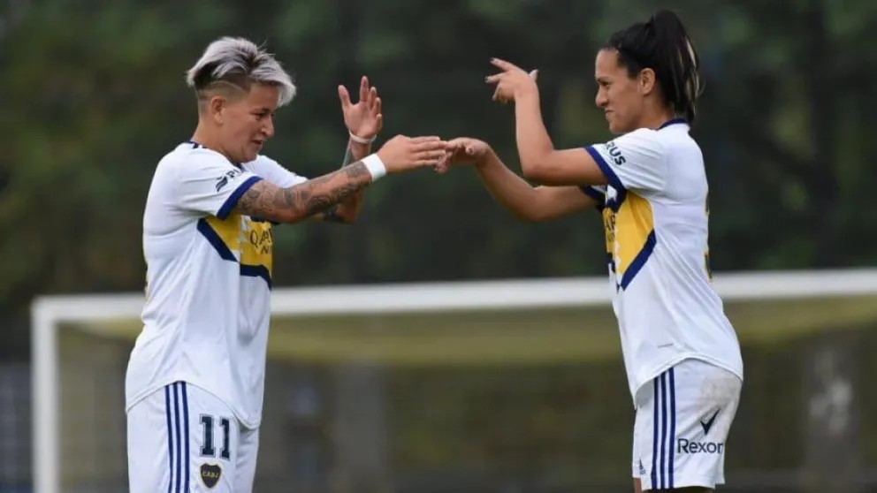 Boca quedó solo arriba en un domingo de goleadas