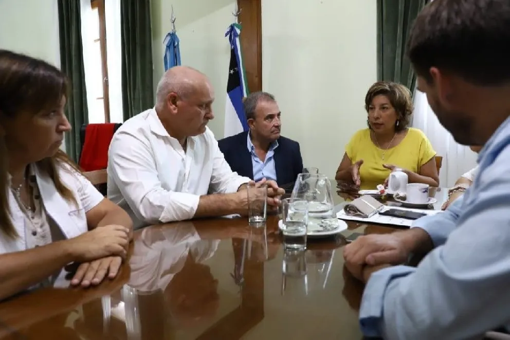 Carreras tomó contacto con ministros para analizar la situación