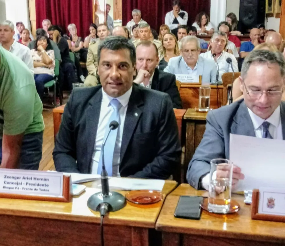 Solicitan suspensión de actividades publicas
