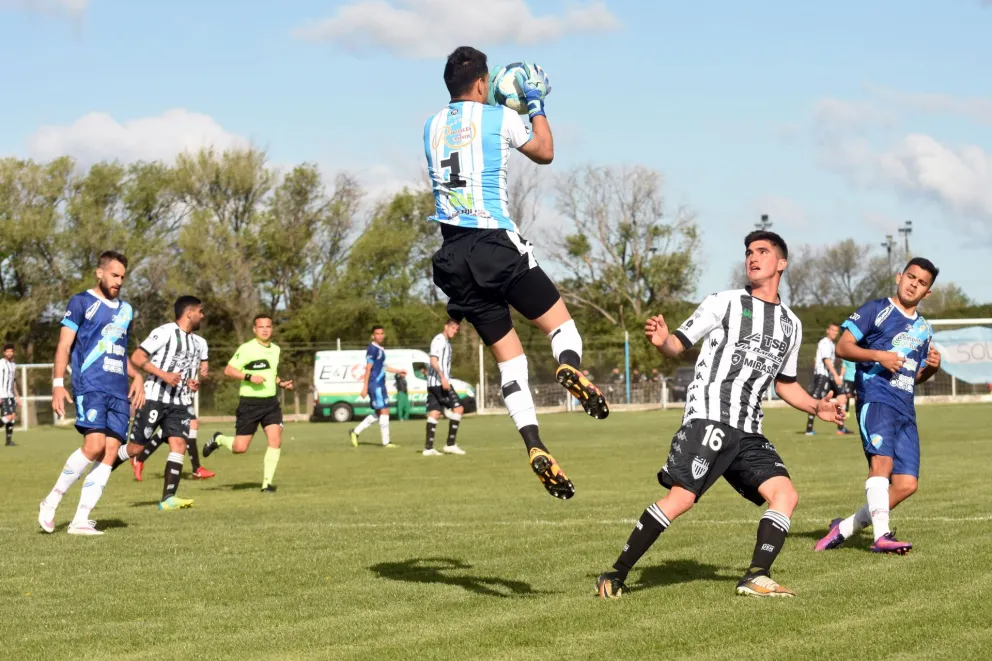 Fútbol sin público en ninguna cancha