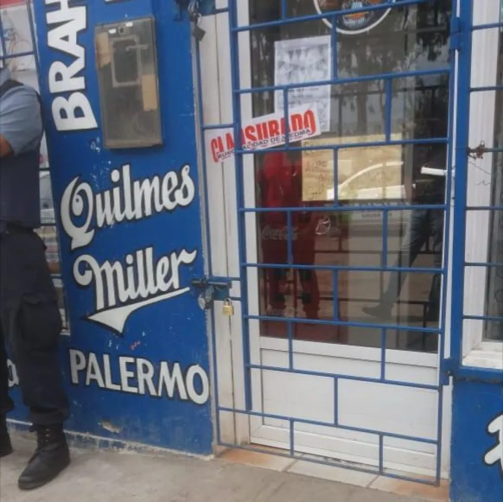 Hubo incidentes en la clausura de un comercio viedmense