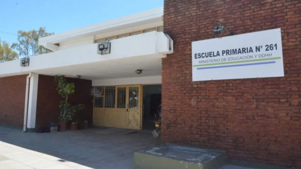 Las escuelas abrirán a pesar de la canalla