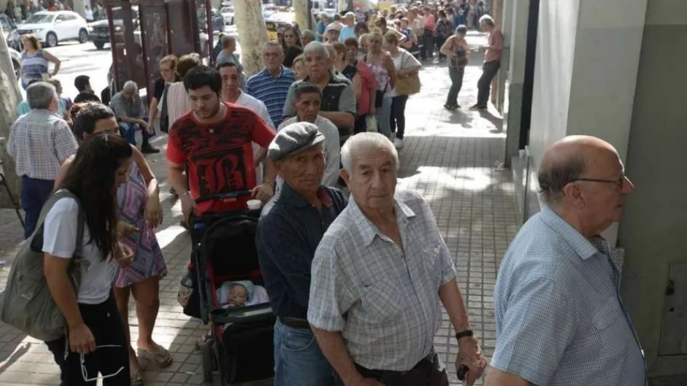 Jubilados y AUH: cuándo se cobrará el bono anunciado