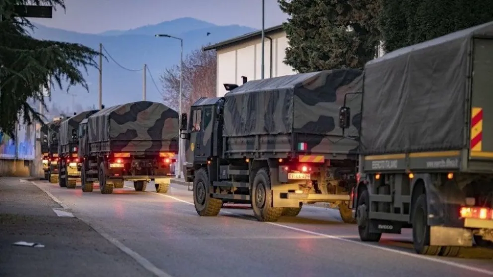 Italia: Dramático desfile de camiones militares con muertos