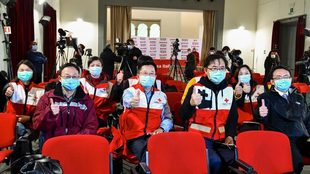 Médicos chinos se quejan de los italianos que no hacen cuarentena