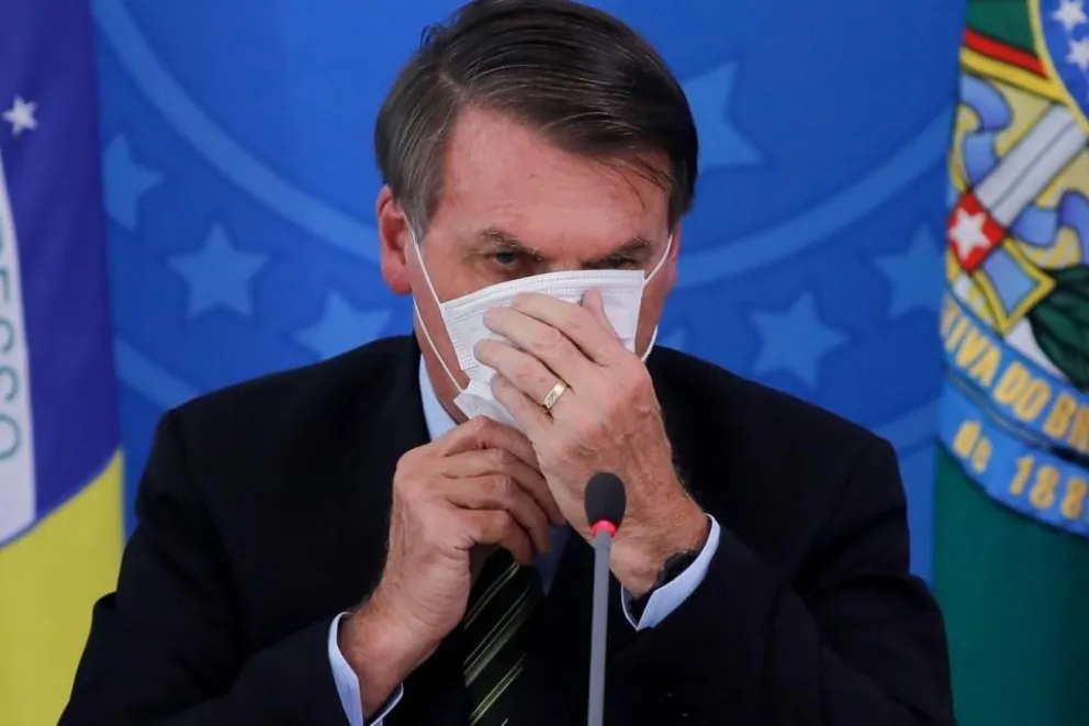 Bolsonaro autoriza dejar de pagar salarios por hasta cuatro meses
