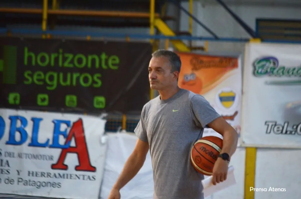 "El equipo incorpora cosas y los jugadores muestran compromiso"