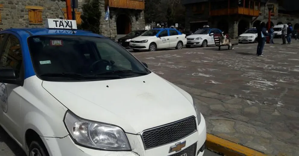 Sorprendieron a turistas coreanos en un taxi de Bariloche
