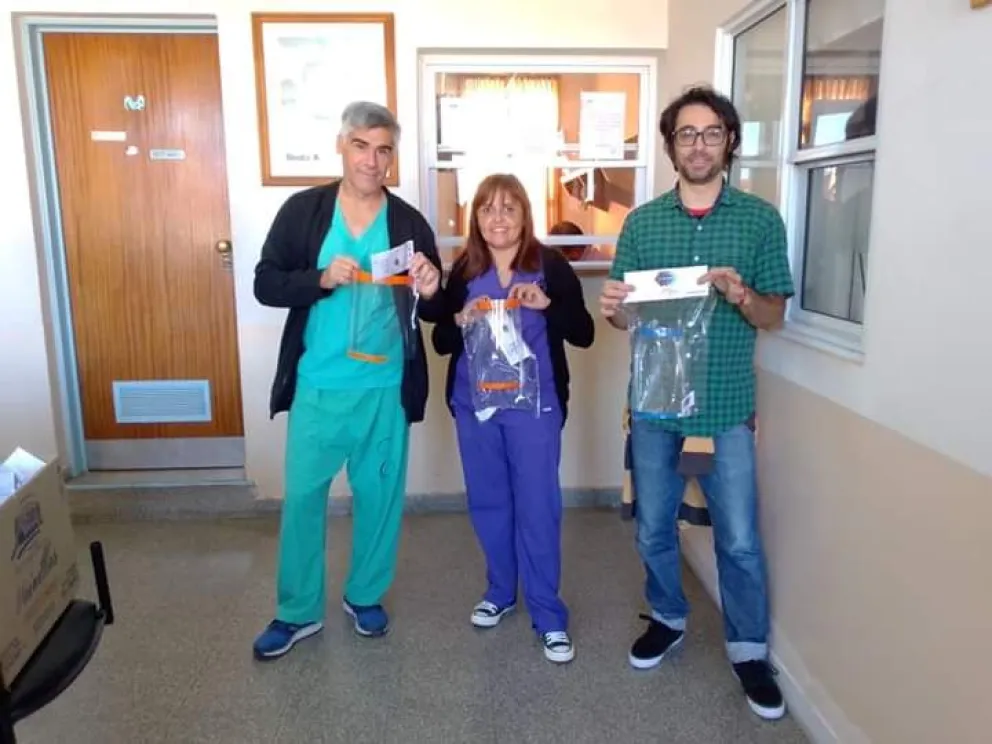 El CENT 40 y la Cooperativa Vsoft entregan mascarillas al Hospital Artemides Zatti