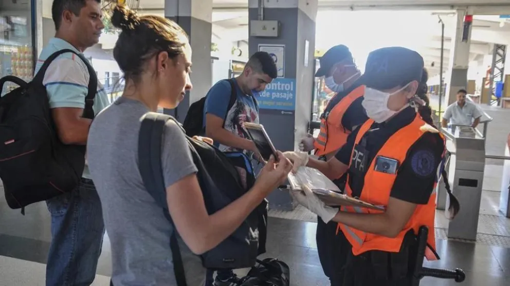 Amplían el listado de actividades esenciales: quiénes están exceptuados