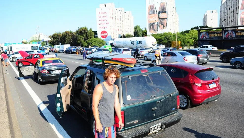 Al surfer no le devuelven la camioneta