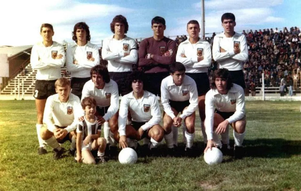 A 43 años del primer gol de Maradona, en Río Negro