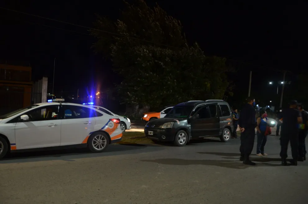 Secuestran una camioneta por exceso de personas en su habitáculo