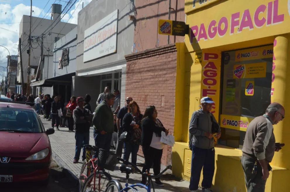 Reabren Pago Fácil y Rapipagos, se espera alta concurrencia y la atención será gradual