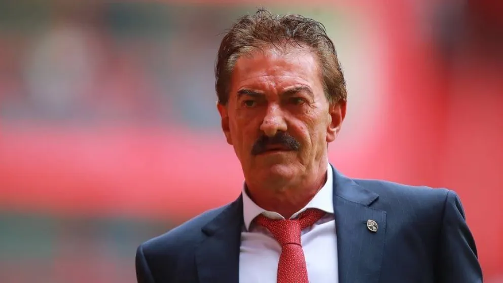 La Volpe le puso punto final a su carrera como DT