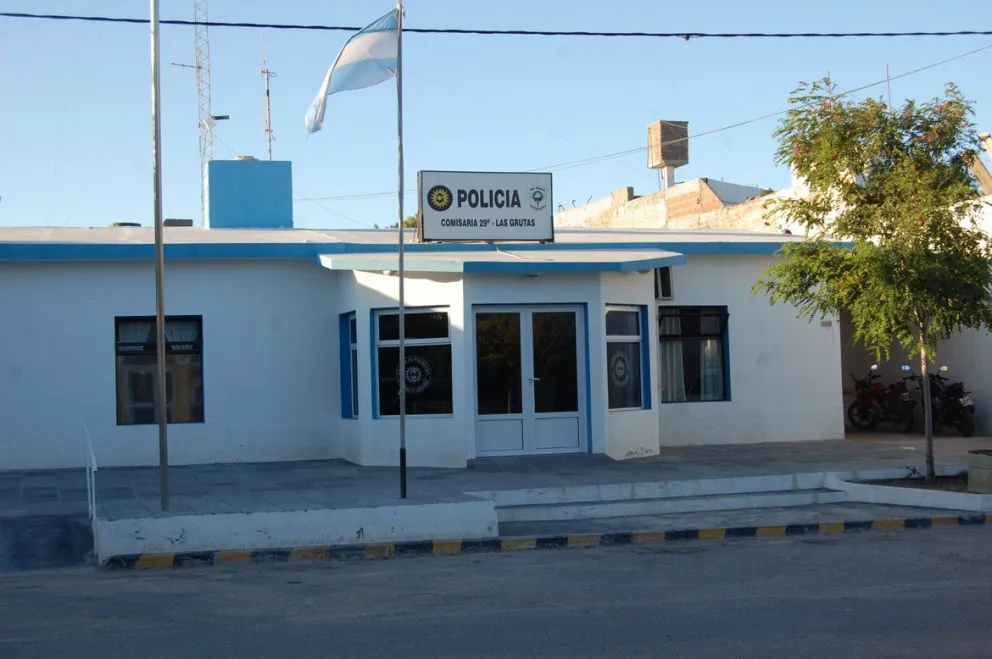 Multazo a pareja viedmense por ir a Las Grutas