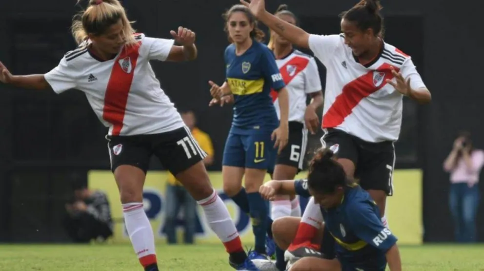Duro golpe al fútbol femenino