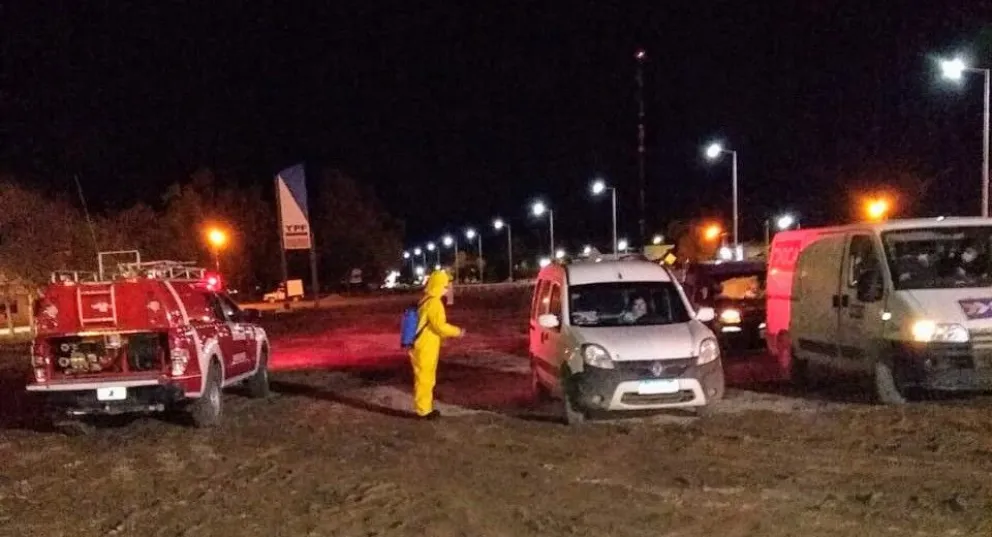 Desinfectan transportes en accesos a Choele Choel