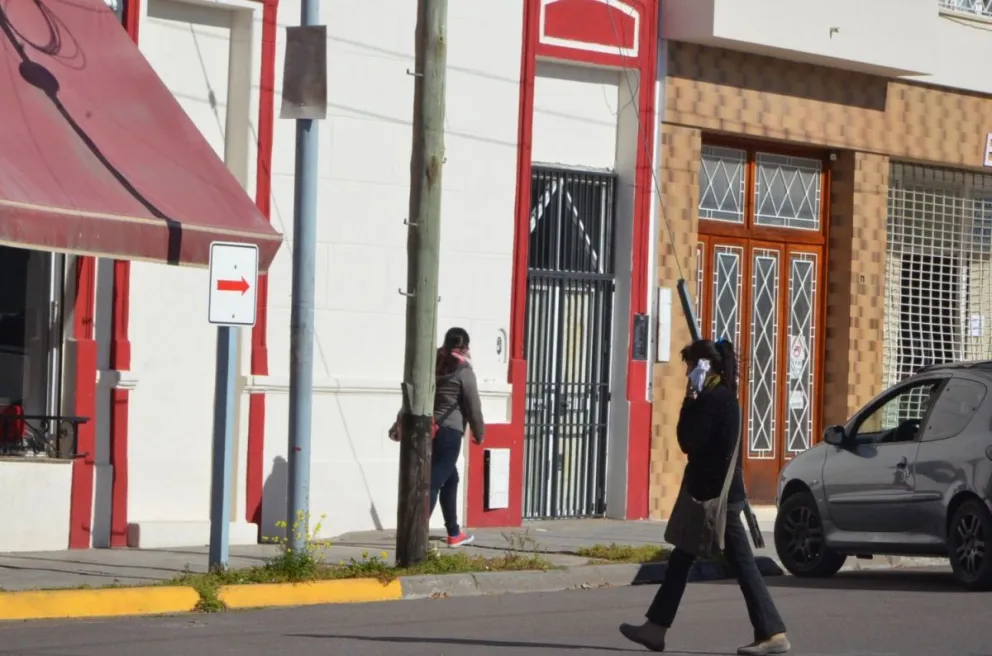 Peluquerías y tiendas de ropa vuelven al trabajo