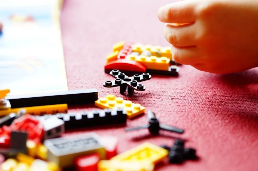 Cada día un reto distinto online con Lego ¿te animás?