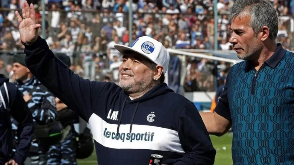 Afirman que Maradona seguirá siendo DT de Gimnasia