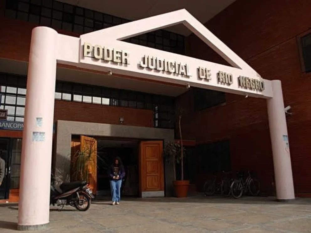 Solicitan se declare inconstitucional el decreto nacional 297/20