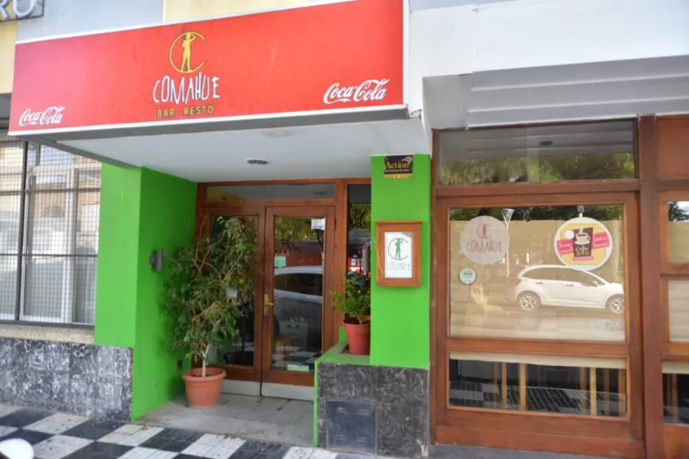 Tras 52 años, cierra el café El Comahue