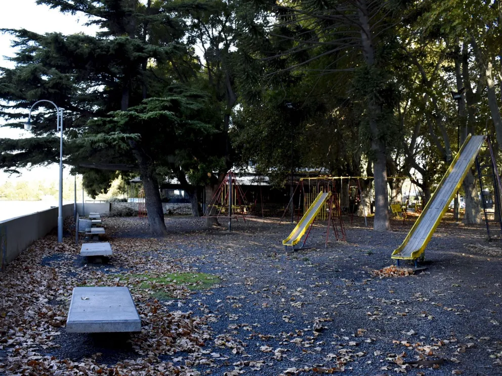 Habrá caminatas saludables en Viedma, pero seguirán cerradas las plazas y los juegos