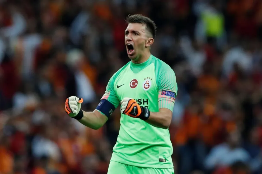 Muslera y un guiño para llegar a Boca