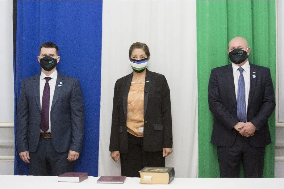 Carreras le tomó juramento a Deco y Sanguinetti