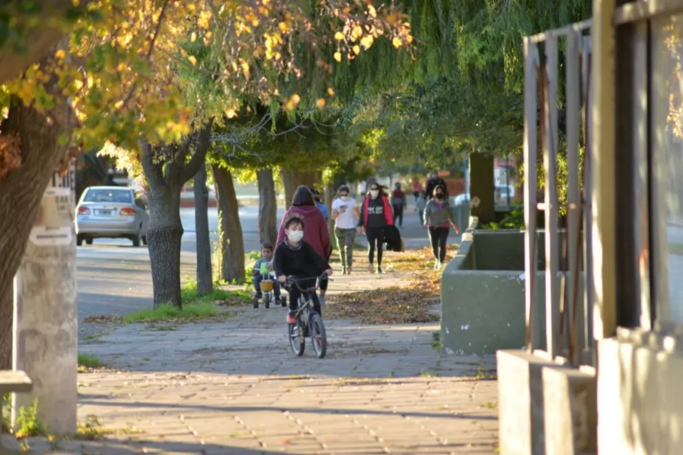 Volvieron las caminatas y las calles se llenaron de niños y niñas