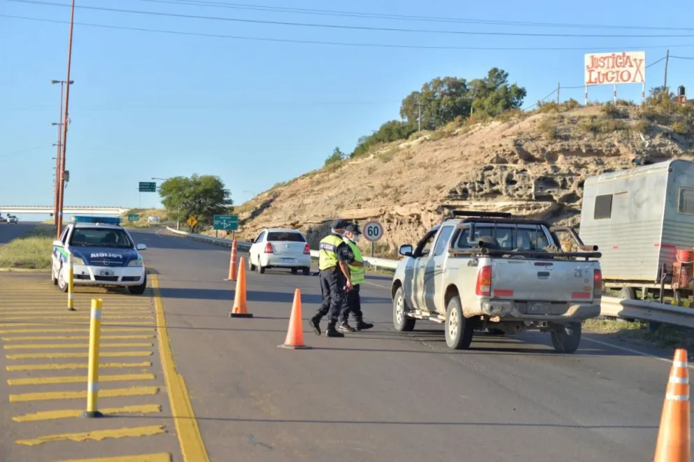 Controles esporádicos en el puente Basilio Villarino