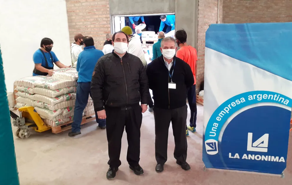 La Anónima donó más de 11 mil alimentos a la Municipalidad