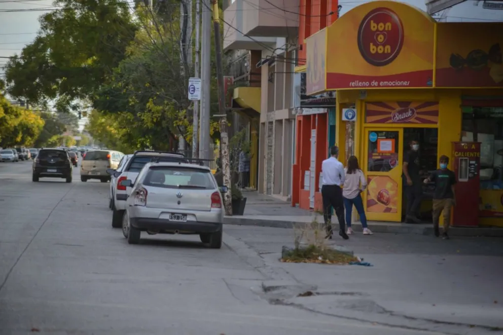 Comerciantes de Viedma piden extender los días y horarios de atención al público