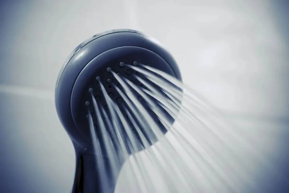 ¿Cómo una ducha puede acabar con el insomnio?