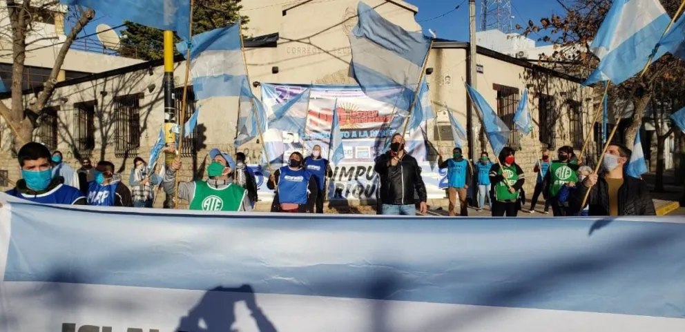 Con locros y banderazos, la CTA reclama impuestos a las fortunas