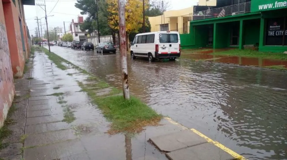 Fuerte operativo para garantizar el normal desagote de lluvias