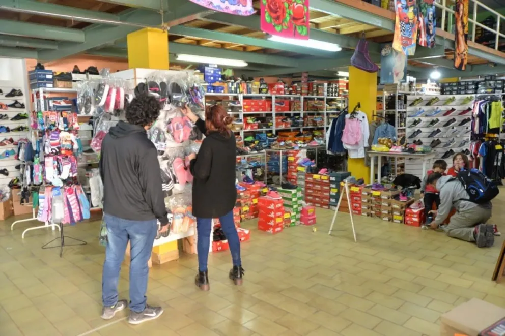 Nuevo horario para la actividad comercial no esencial