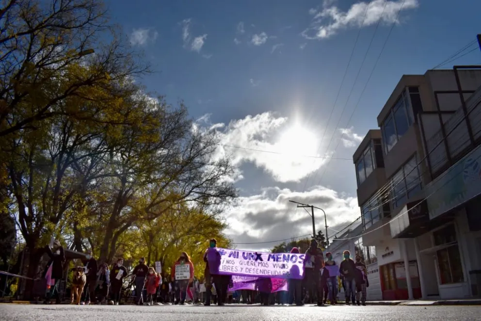 #NiUnaMenos en Viedma, marcha y los mismos reclamos