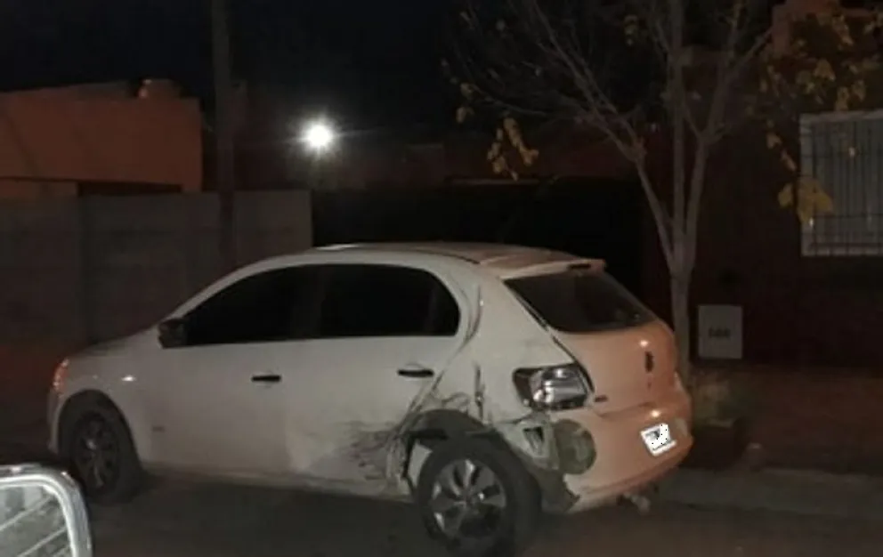 Chocó a dos autos, se dio a la fuga y fue detenido en Viedma