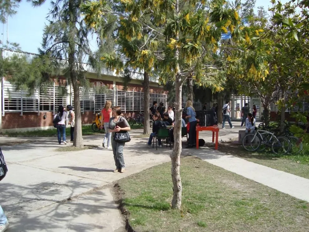 Mennecozzi dijo que el CURZA busca volver a las clases presenciales