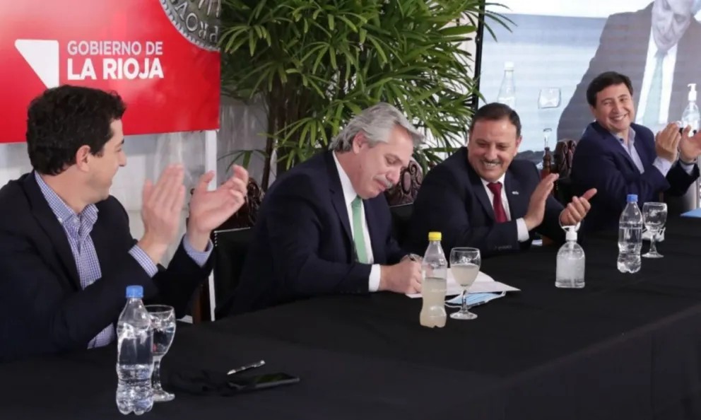 El presidente Fernández suspende giras por temor a contagios